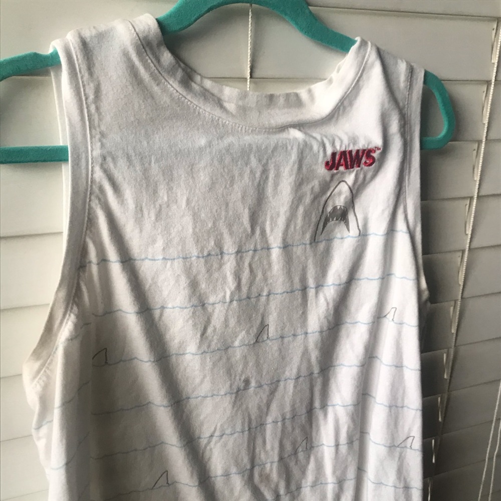 Small tank top Jaws design